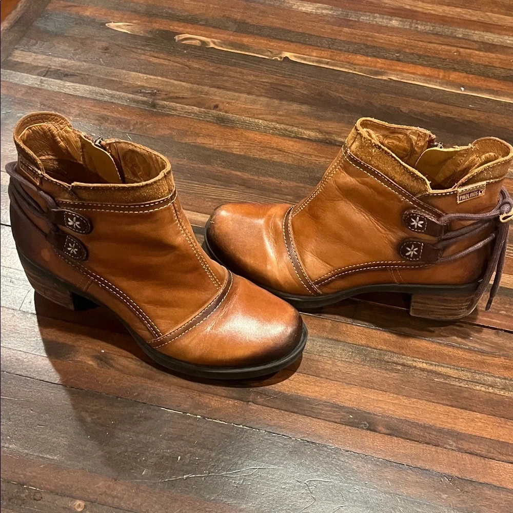 PIKOLINOS elegant tan